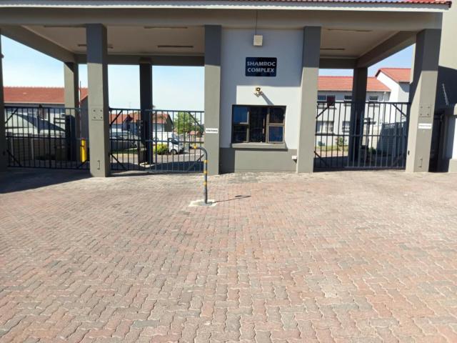 Apartment for rent in Vorna Valley, Midrand