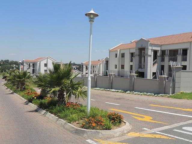 Apartment for rent in Noordwyk, City of Johannesburg Metropolitan Municipality