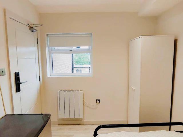 Room for rent in Berrylands, Greater London