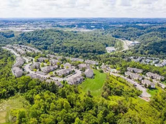 Condo for rent in Bethel Park