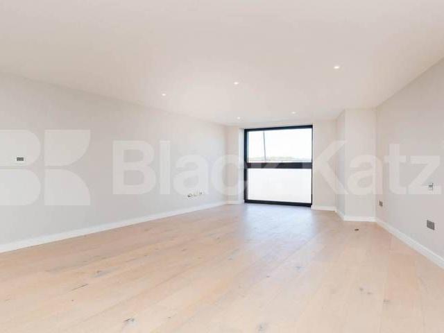 Apartment for rent in Ferme Park, Greater London