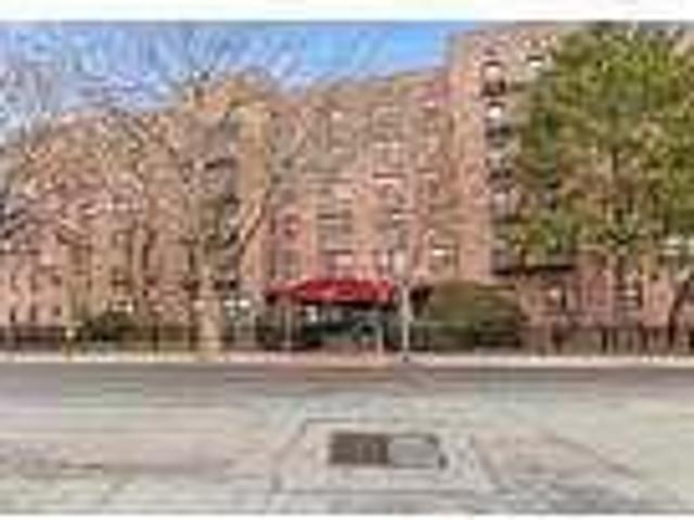 House for rent in Queens, Arverne