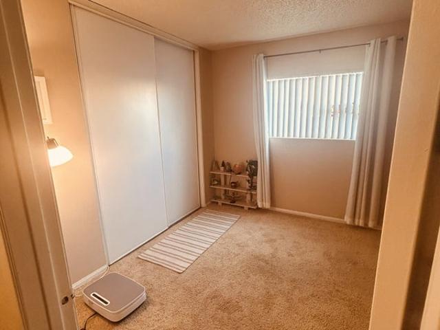 Room for rent in Huntington Beach, Orange County