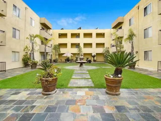 Condo for rent in Van Nuys, Van Nuys Neighborhood Council District