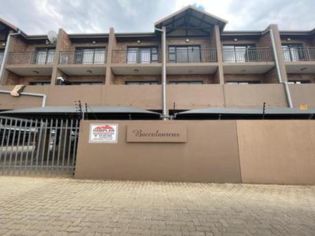 Apartment for sale in Dr Kenneth Kaunda, North West