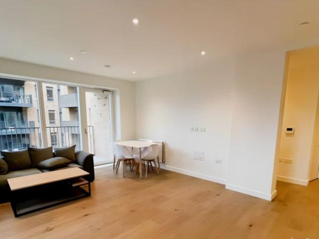 Apartment for rent in Alexandra Gate, Greater London