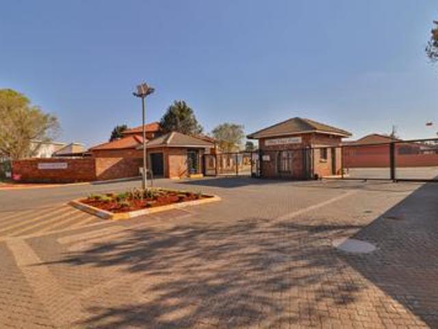 Townhouse for sale in Akasia, Gauteng