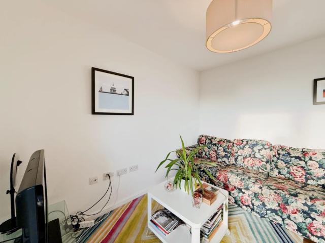 Apartment for rent in London Borough of Ealing, Greater London