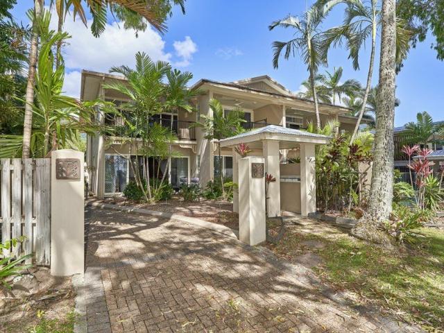 Townhouse for rent in Clifton Beach, Palm Cove
