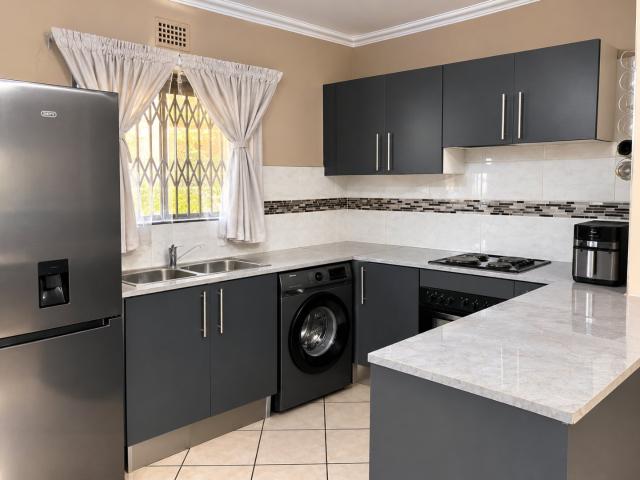 Apartment for rent in Paulshof, Sandton