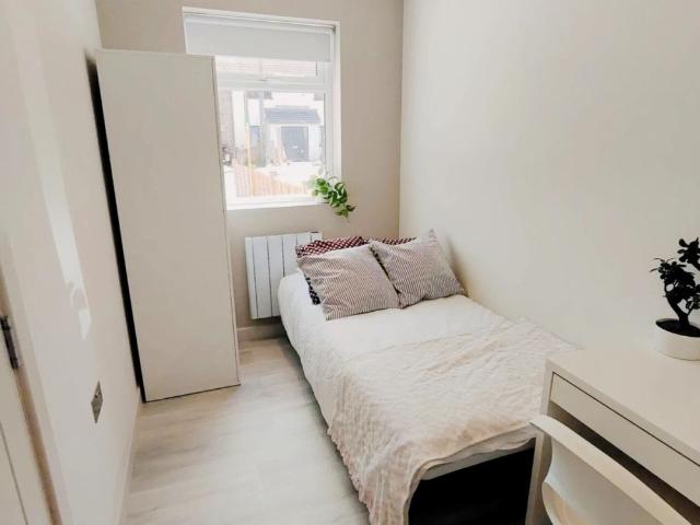 Room for rent in Berrylands, Greater London