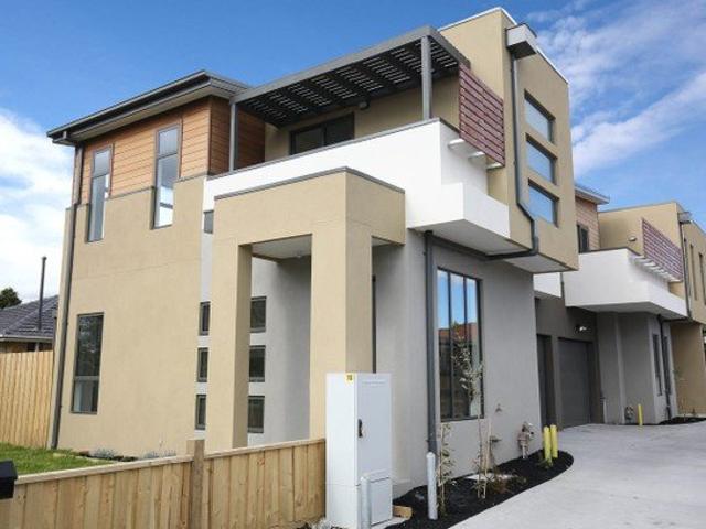 Townhouse for rent in Noble Park, Melbourne