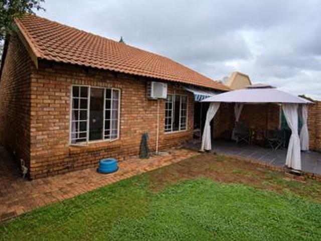 Townhouse for sale in Waterkloof, Gauteng