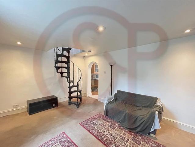 Apartment for rent in London Borough of Hammersmith and Fulham, Greater London