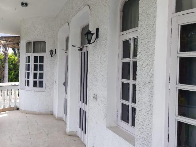 Property for rent in Deri