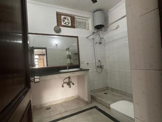 Property for rent in Deri