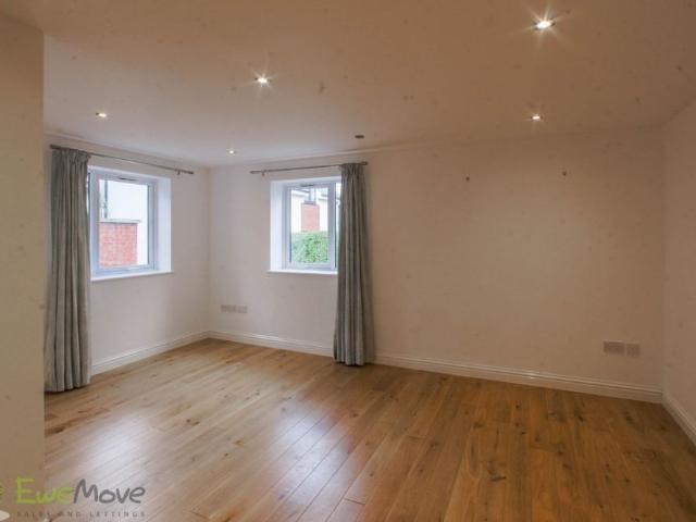 Apartment for rent in Golden Valley, Gloucestershire