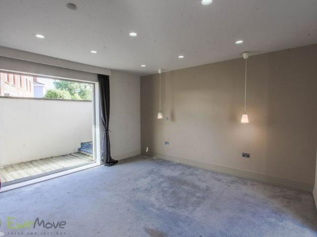 House for rent in Ewens Farm, Golden Valley