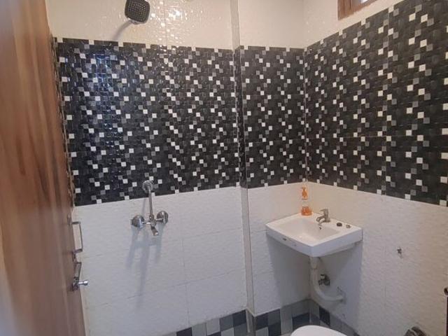 Property for rent in Deri