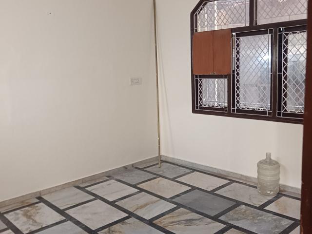 Flat for rent in Deri