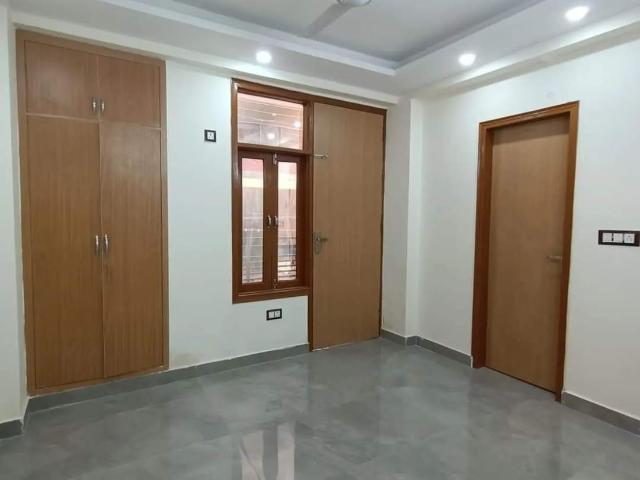 Property for rent in Deri