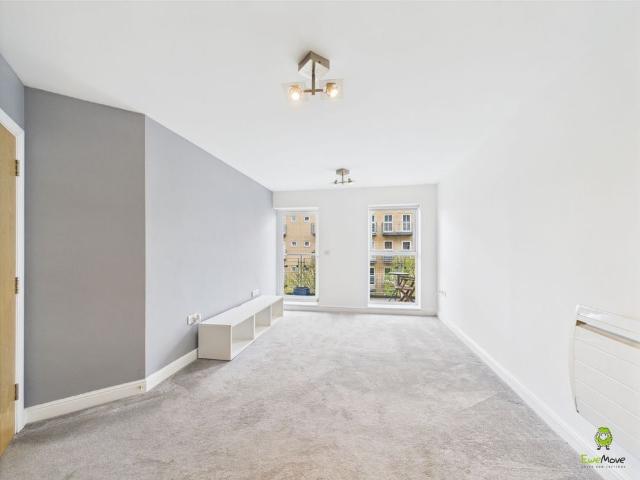Apartment for rent in Swanscombe and Greenhithe, Monks Orchard