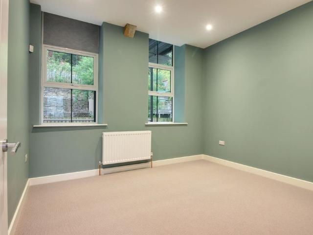 Apartment for rent in Birchcliffe, Calderdale