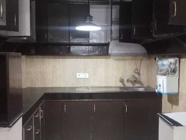 Property for rent in Deri