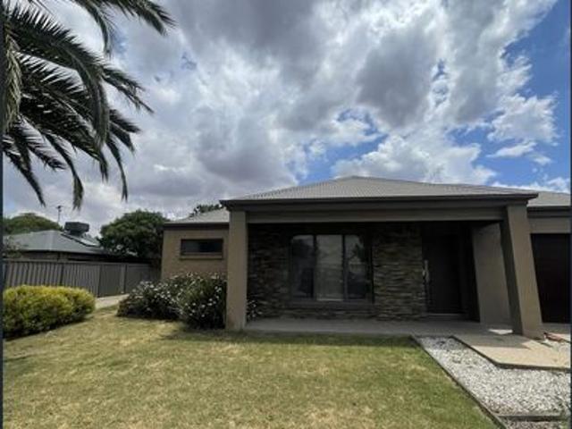 Townhouse for rent in Yarrawonga, Victoria