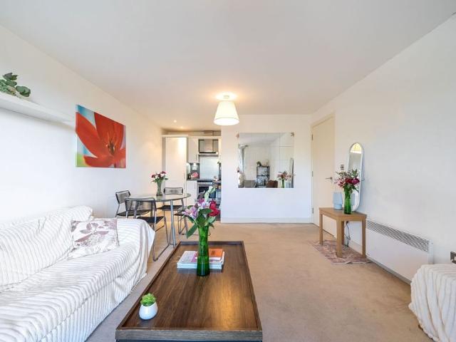 Apartment for rent in St. George in the East, Greater London