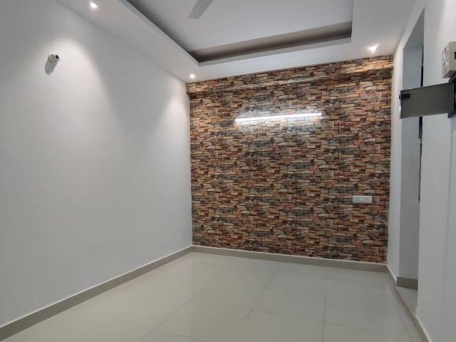 Property for rent in Deri
