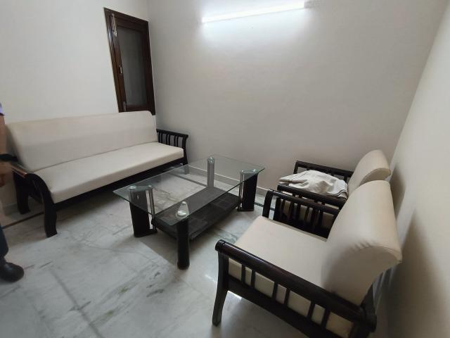 Property for rent in Deri