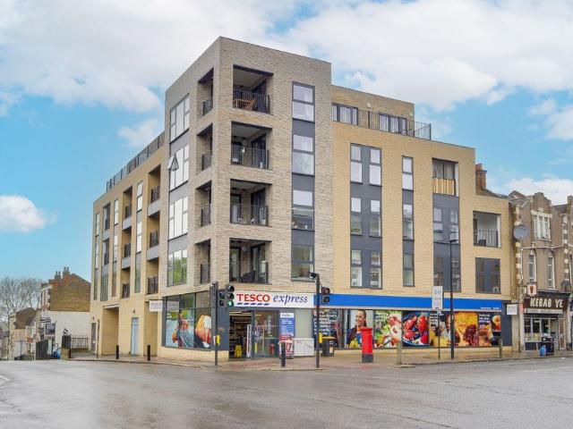 Apartment for rent in Charlton Riverside, Greater London