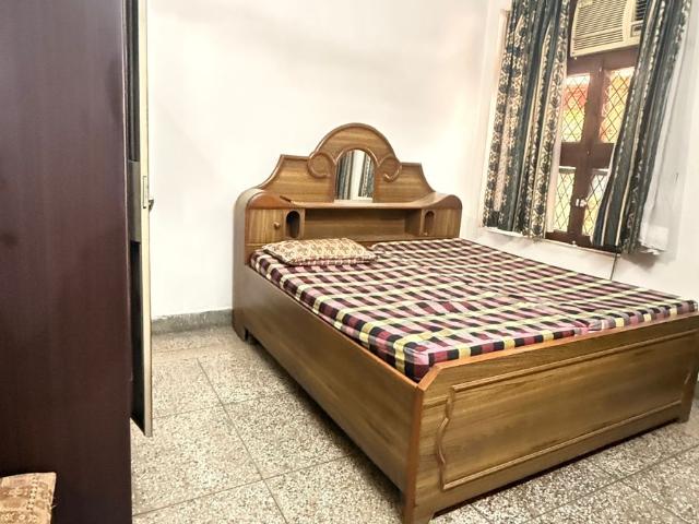 Property for rent in Deri