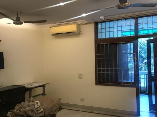 Property for rent in Deri