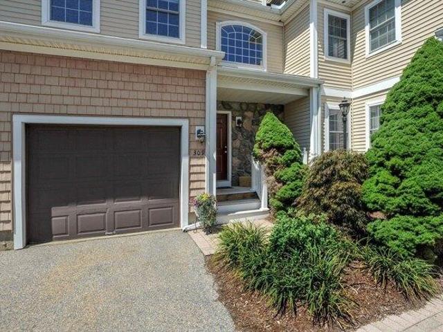 Condo for sale in Abington, Massachusetts