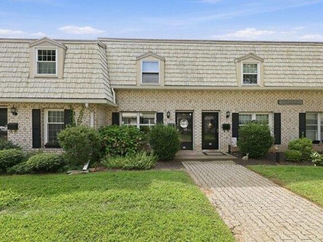 Condo for sale in Agawam, Hampden County
