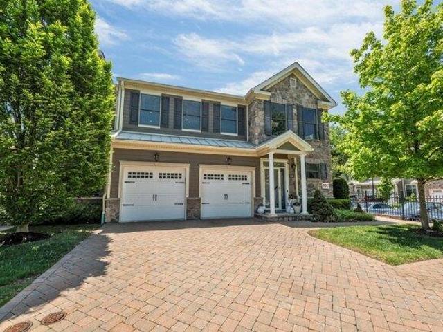 House for sale in Allendale, New Jersey