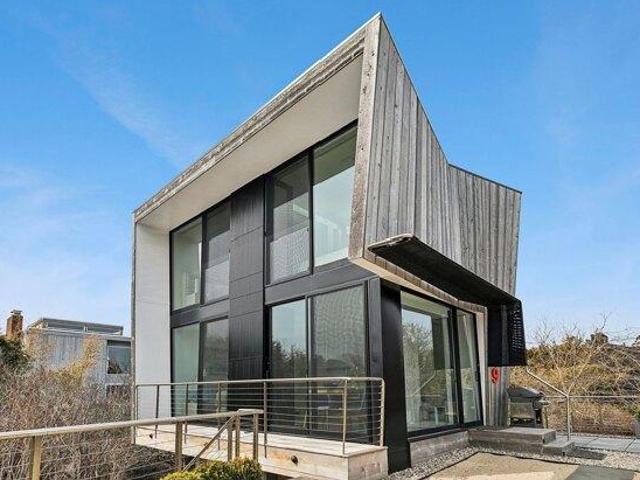 House for sale in Wainscott, New York