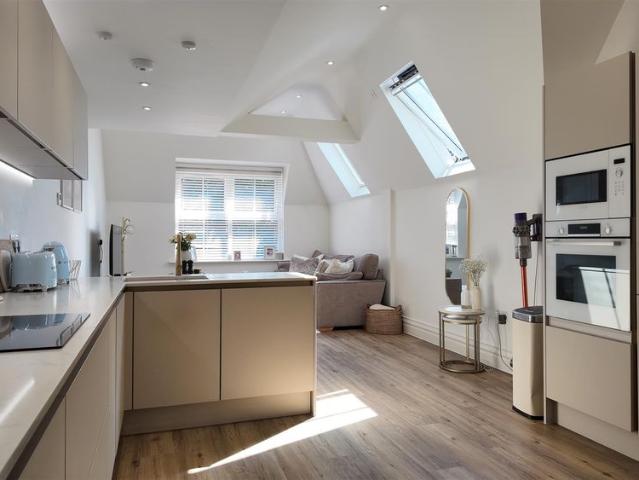 Apartment for rent in Branksome Park, Poole