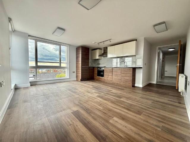 Apartment for rent in London Borough of Hounslow, Greater London