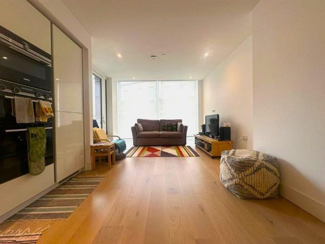 Apartment for rent in Yiewsley, Greater London
