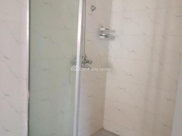 Flat for rent in Eti Osa, Lagos
