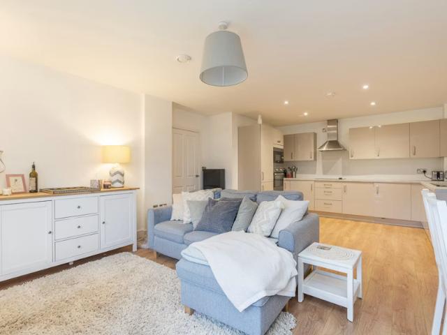 Apartment for rent in Gun Hill Park, Aldershot
