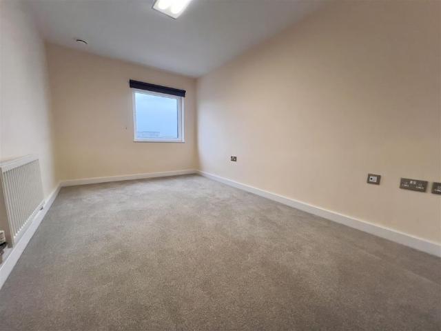 Apartment for rent in London Borough of Hounslow, Greater London