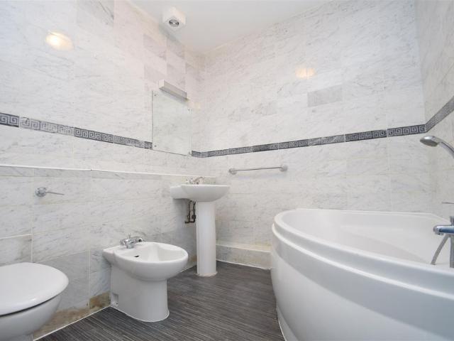 Apartment for rent in London, Isle Of Man