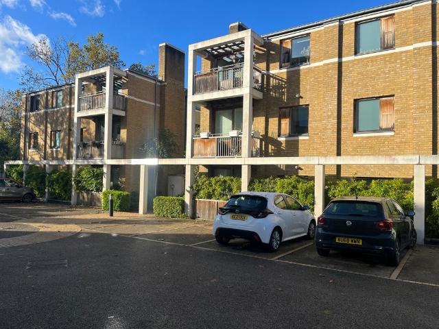 Apartment for rent in Highbury, Greater London