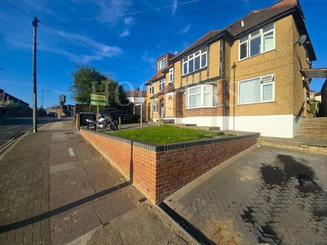 Apartment for rent in Dollis Hill, Greater London