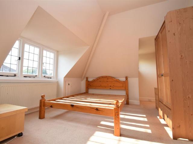 Apartment for rent in Northwood, Greater London