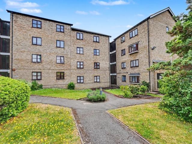 Apartment for rent in Dollis Hill, Greater London